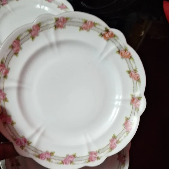 Vintage Scalloped Bone China Plates - Pink Rose Garland & Gold Rim - Set of 6 - Picture 6 of 15